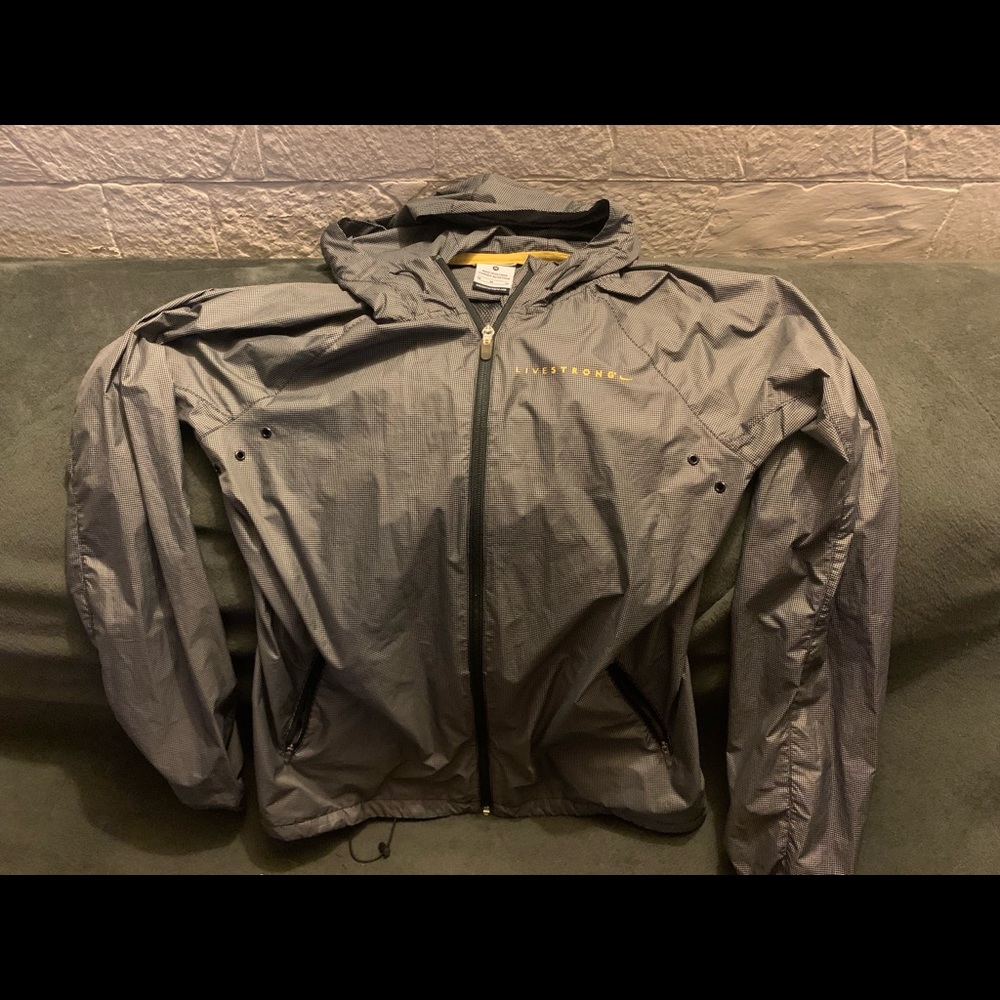 Women’s Nike live strong jacket